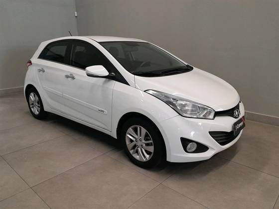 HYUNDAI HB20 1.6 PREMIUM 16V FLEX 4P AUTOMÁTICO HYUNDAI HB20 1.6 PREMIUM 16V FLEX 4P AUTOMÁTICO